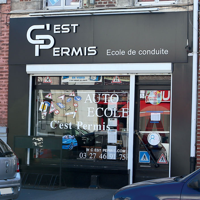 La convention a été passée avec l'auto-école C'est Permis.